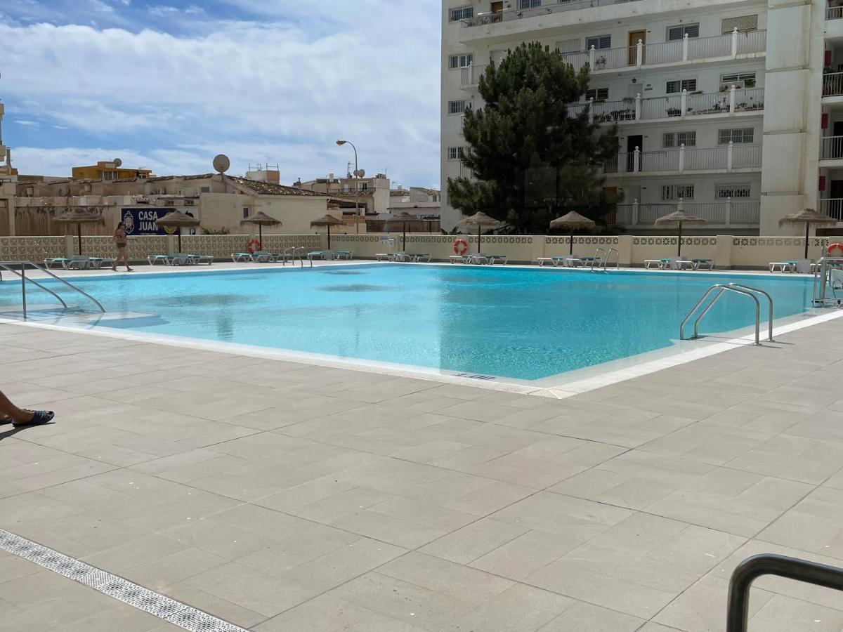 Apartamento Totalmente Reformado Con Piscina Y Jardines Al Lado De La Playa De La Carihuela Torremolinos Dış mekan fotoğraf