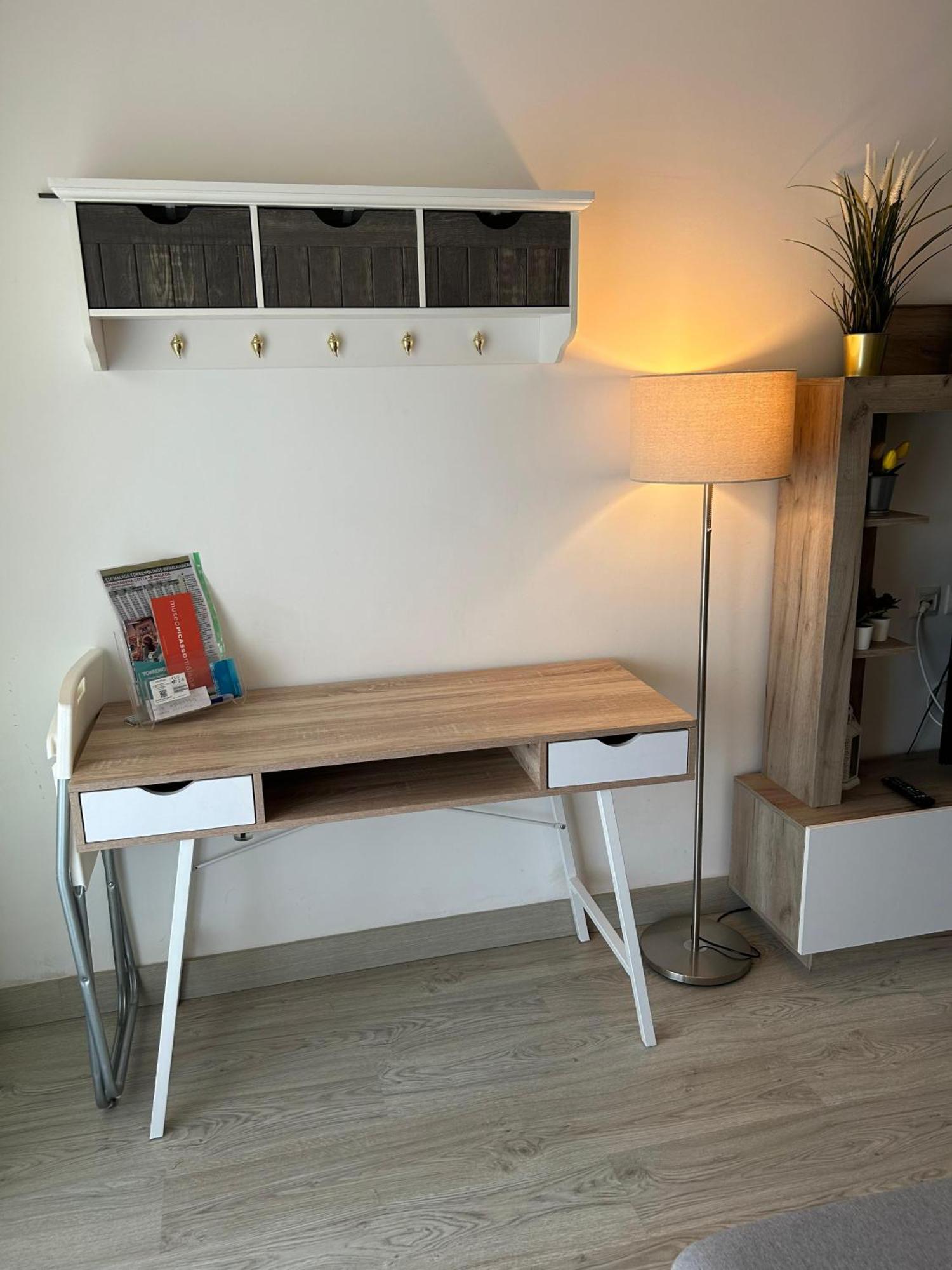 Apartamento Totalmente Reformado Con Piscina Y Jardines Al Lado De La Playa De La Carihuela Torremolinos Dış mekan fotoğraf