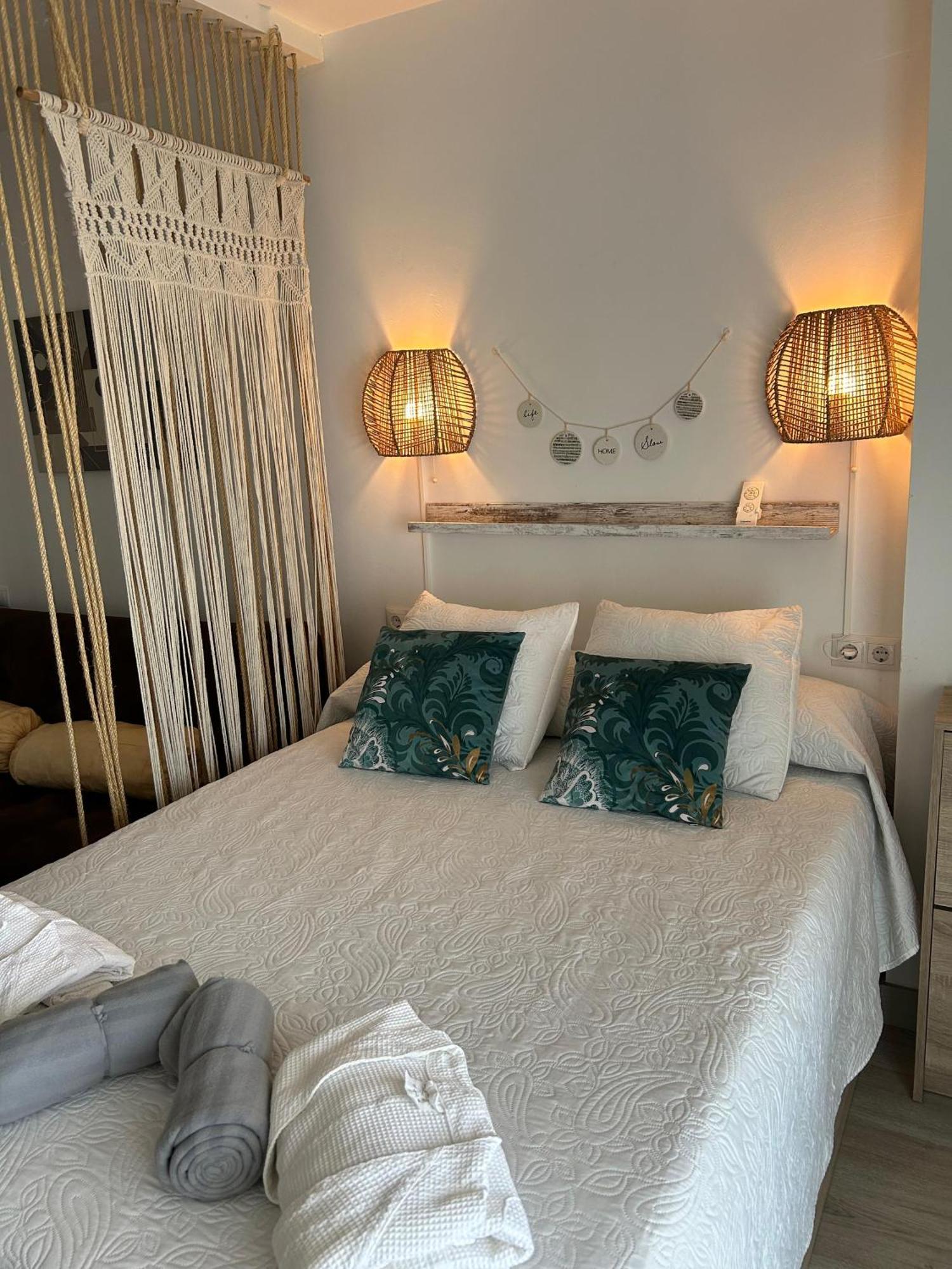 Apartamento Totalmente Reformado Con Piscina Y Jardines Al Lado De La Playa De La Carihuela Torremolinos Dış mekan fotoğraf